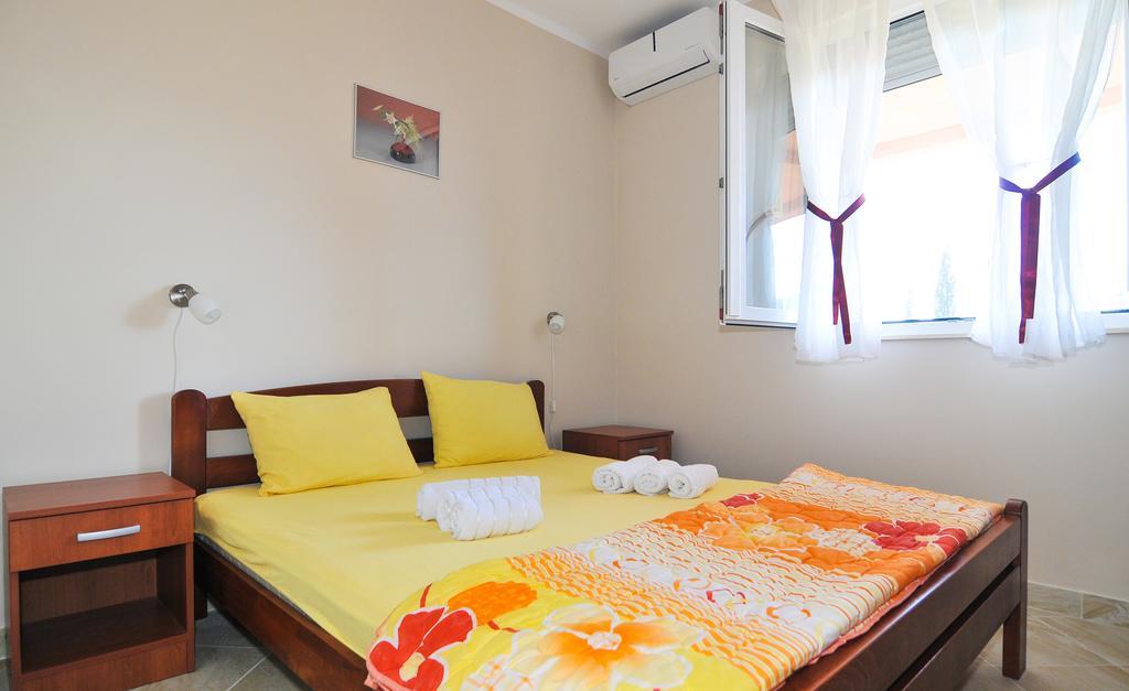 Apartments Mira Tivat Exterior photo