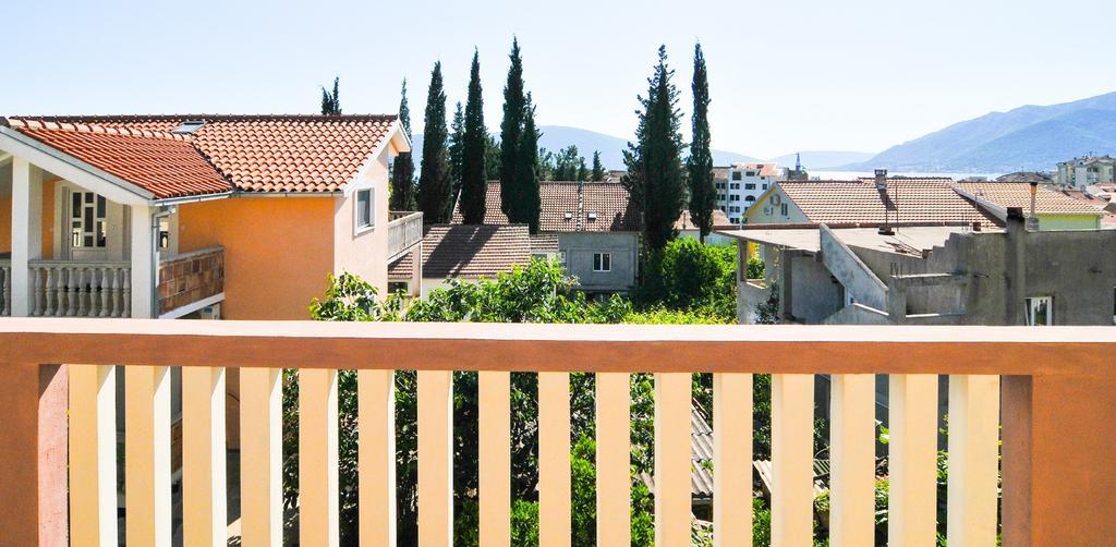 Apartments Mira Tivat Exterior photo