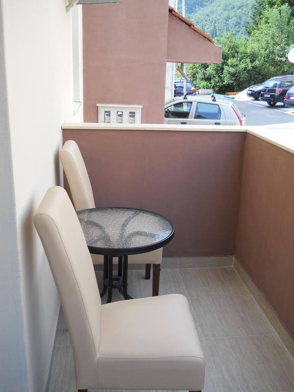 Apartments Mira Tivat Exterior photo