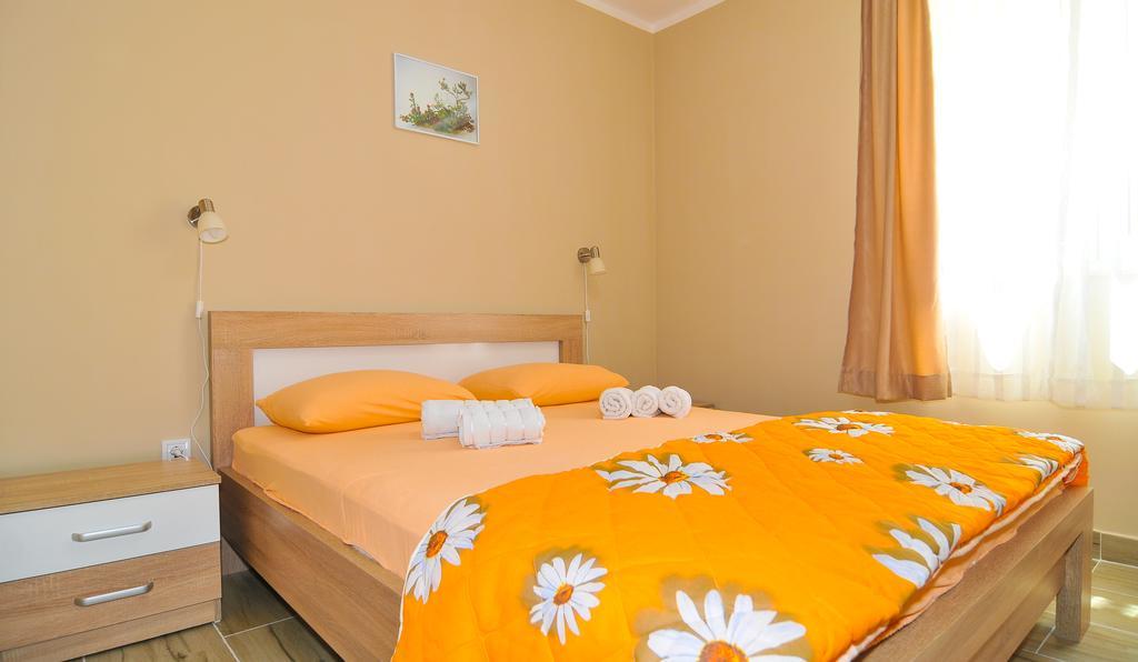Apartments Mira Tivat Exterior photo