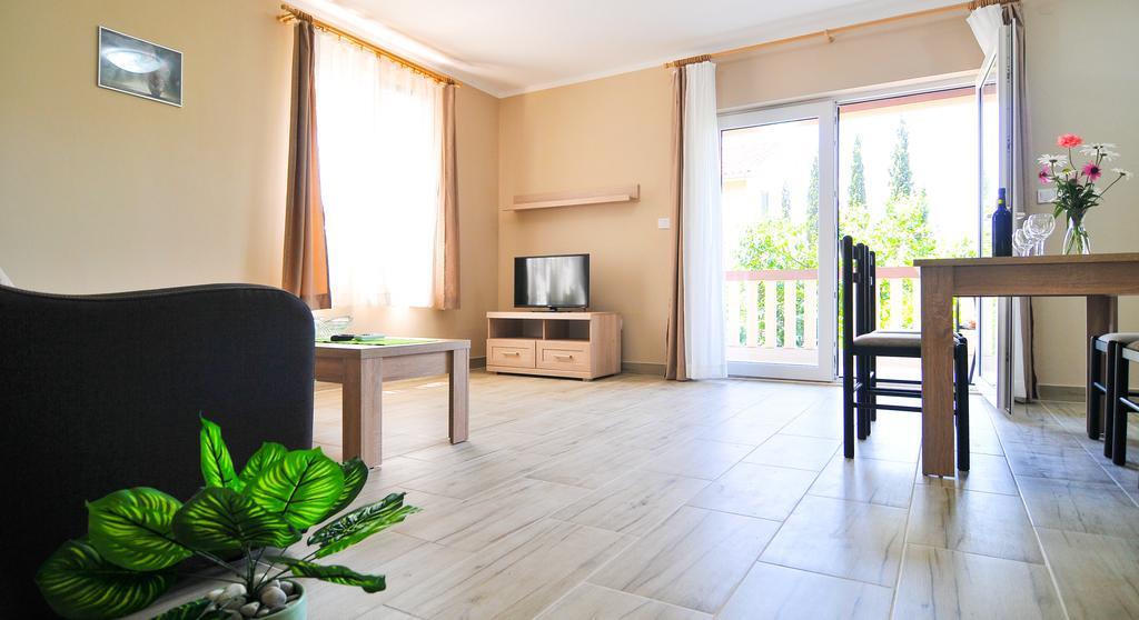 Apartments Mira Tivat Exterior photo