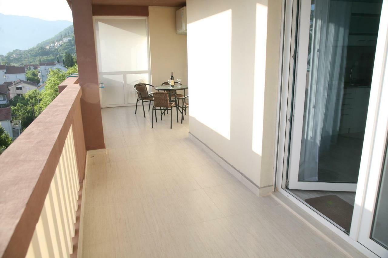 Apartments Mira Tivat Exterior photo