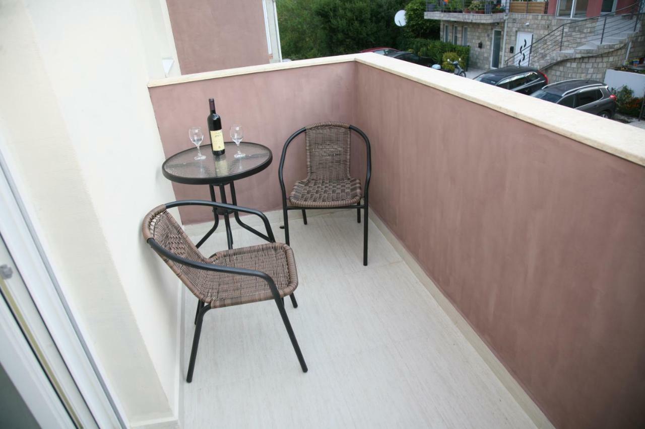 Apartments Mira Tivat Exterior photo